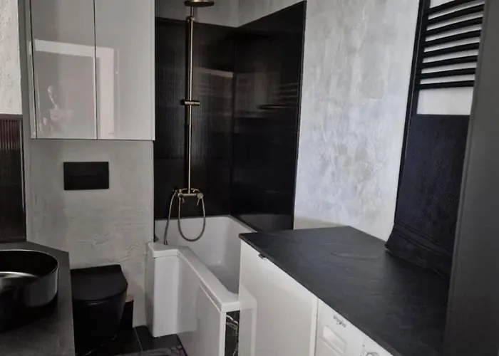 Newly Renovated Apartment! Center And View! Warsaw