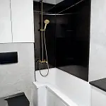Newly Renovated Apartment! Center And View!