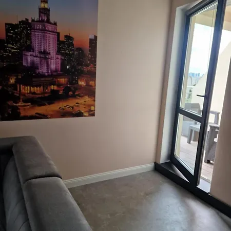 Newly Renovated Apartment! Center And View!