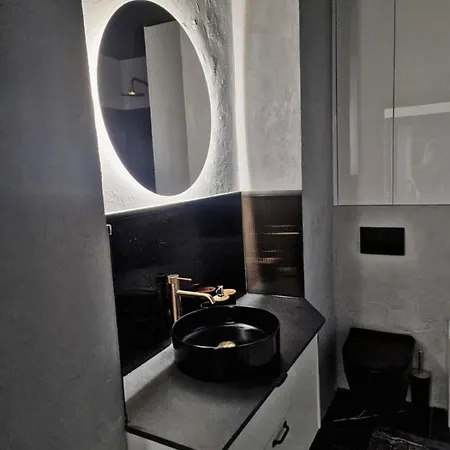 Newly Renovated Apartment! Center And View! Apartmán