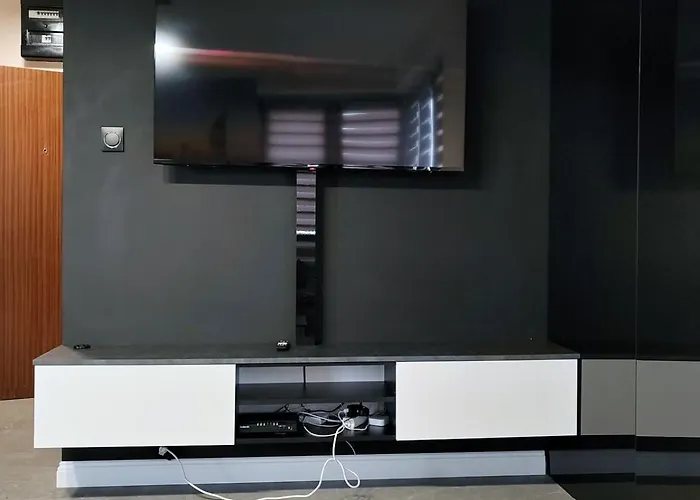 Newly Renovated Apartment! Center And View! Διαμέρισμα *