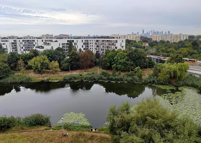 Newly Renovated Apartment! Center And View! *