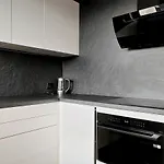 Daire Newly Renovated Apartment! Center And View!