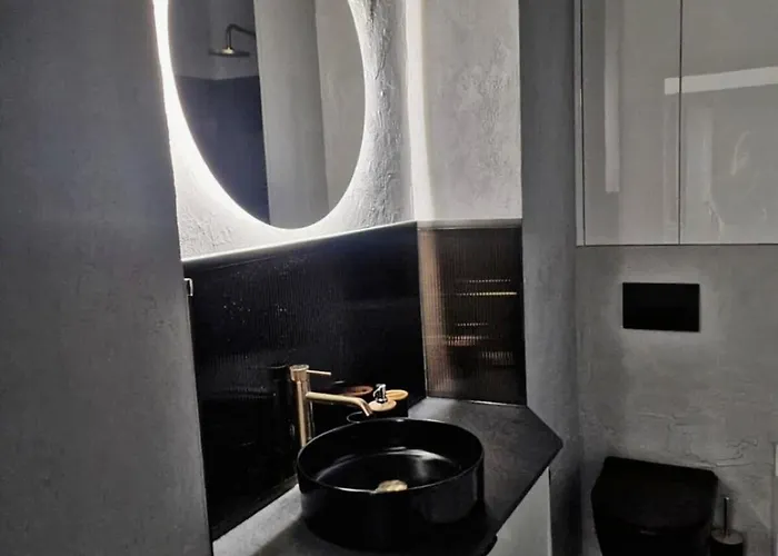 Newly Renovated Apartment! Center And View! Apartment